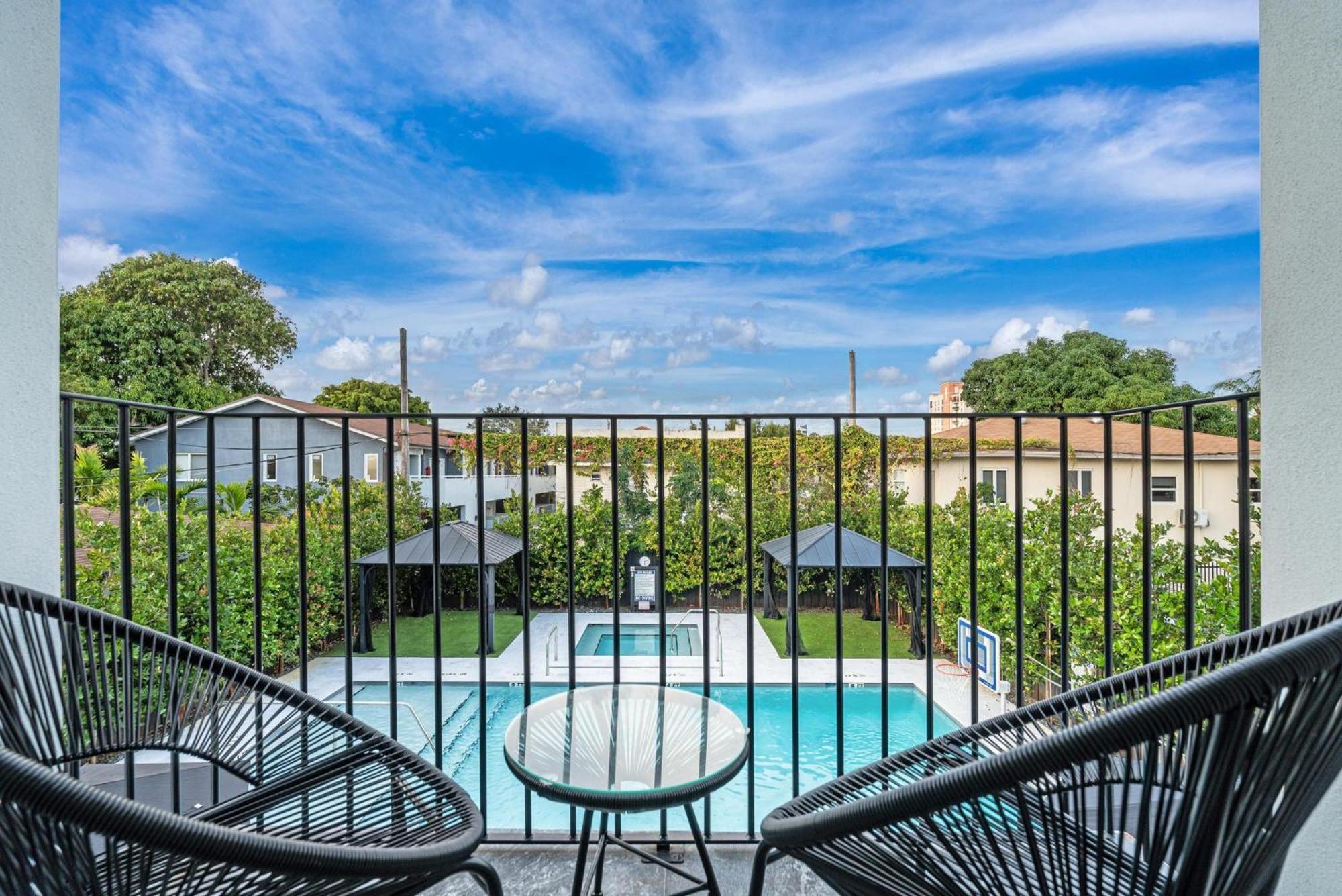 Lux Retreat By Renzzi Apartment Miami Exterior photo