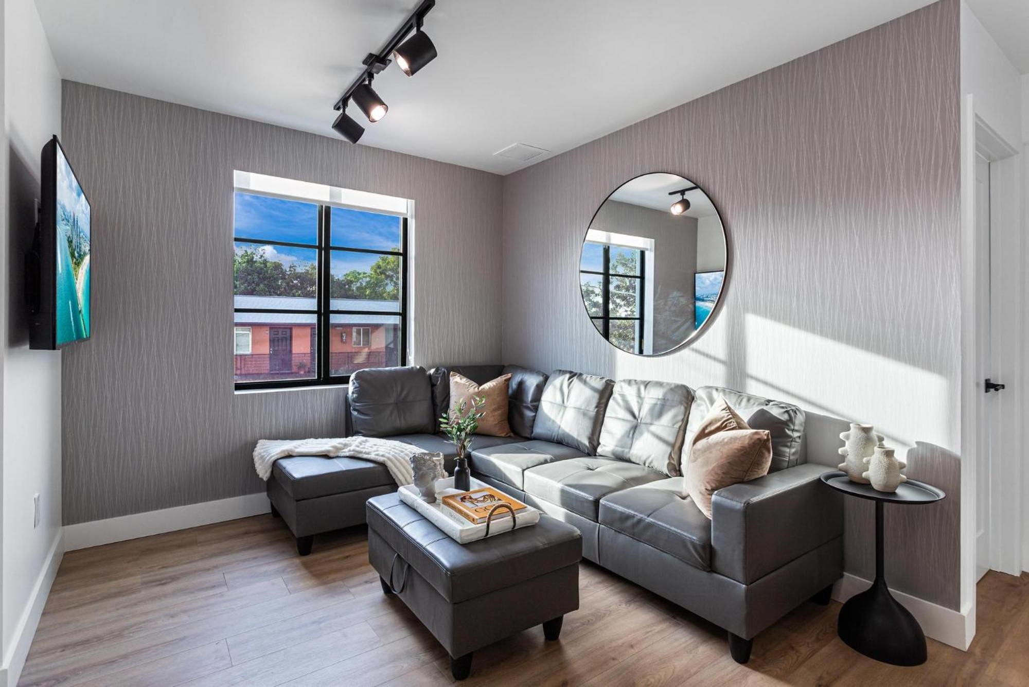 Lux Retreat By Renzzi Apartment Miami Exterior photo