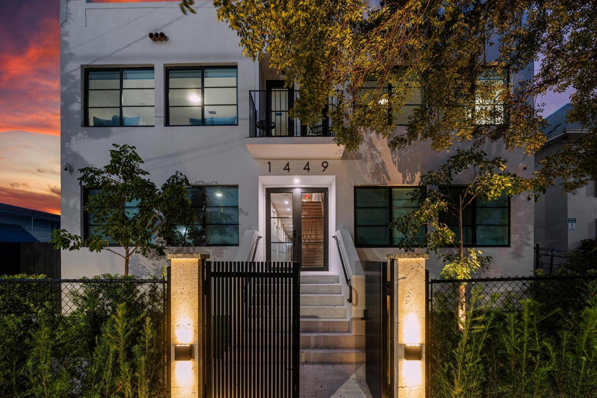 Lux Retreat By Renzzi Apartment Miami Exterior photo