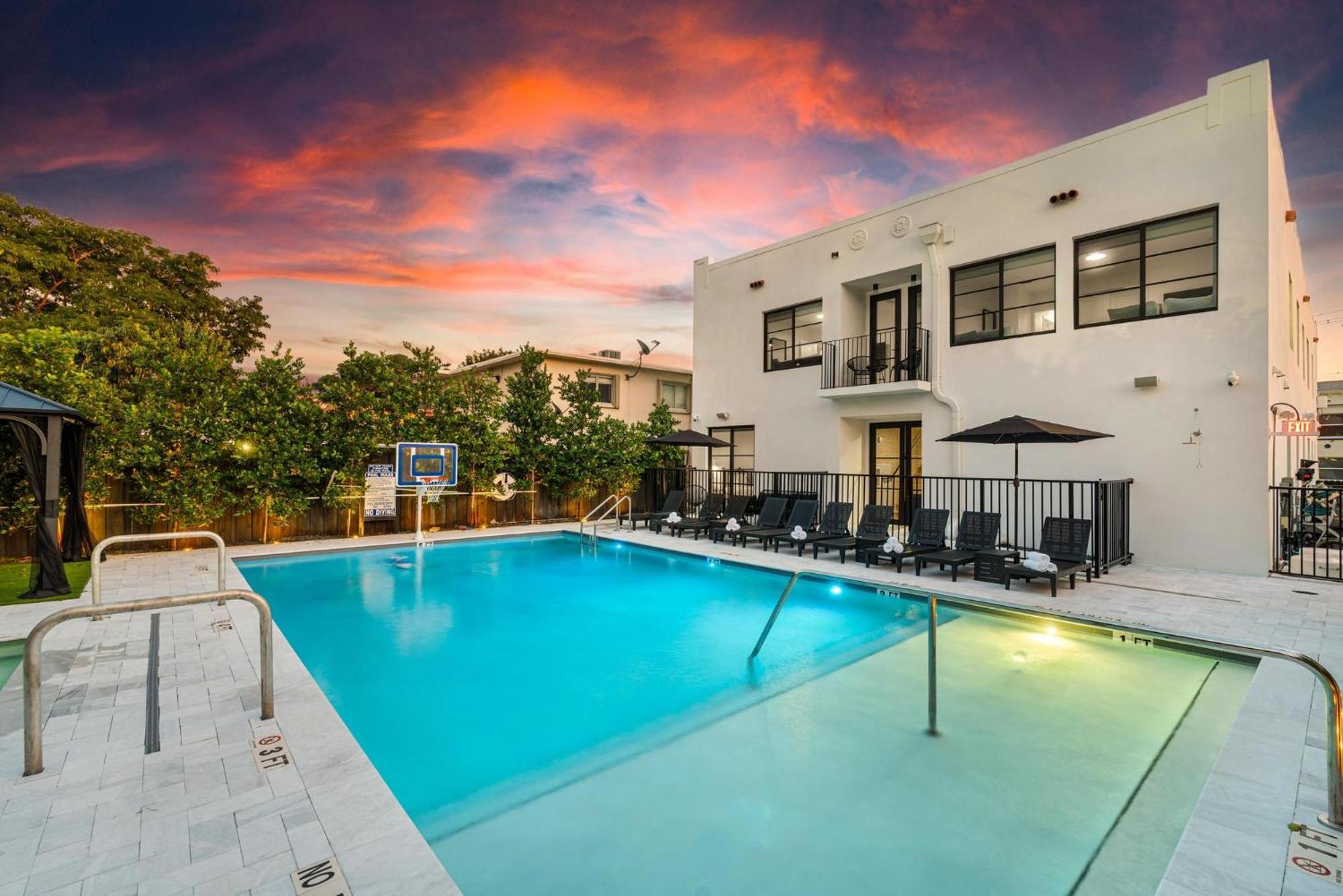 Lux Retreat By Renzzi Apartment Miami Exterior photo