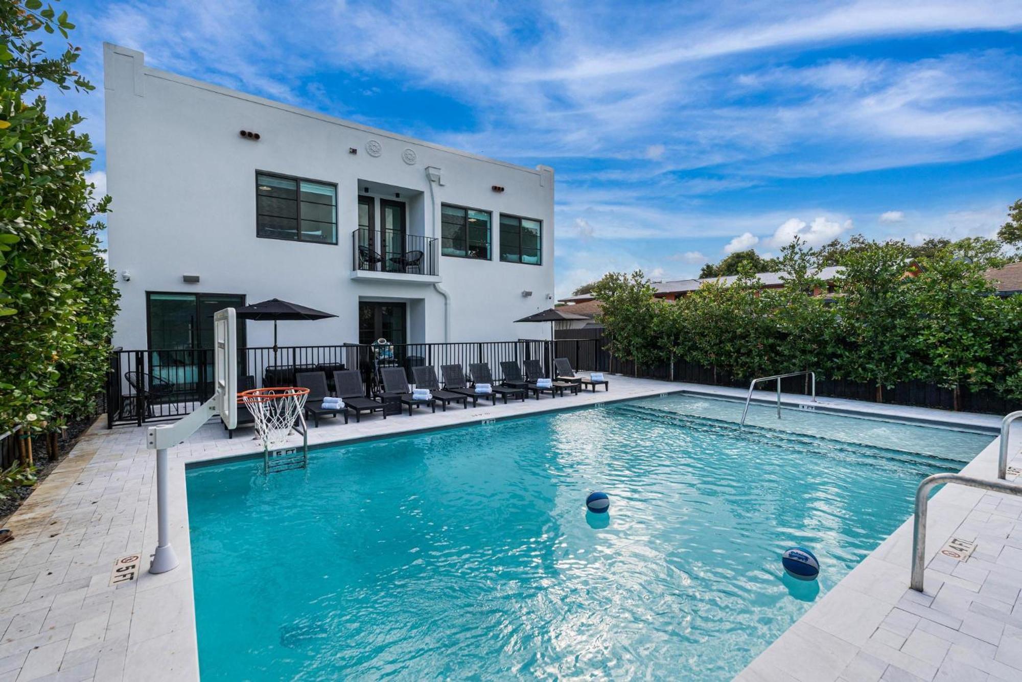 Lux Retreat By Renzzi Apartment Miami Exterior photo