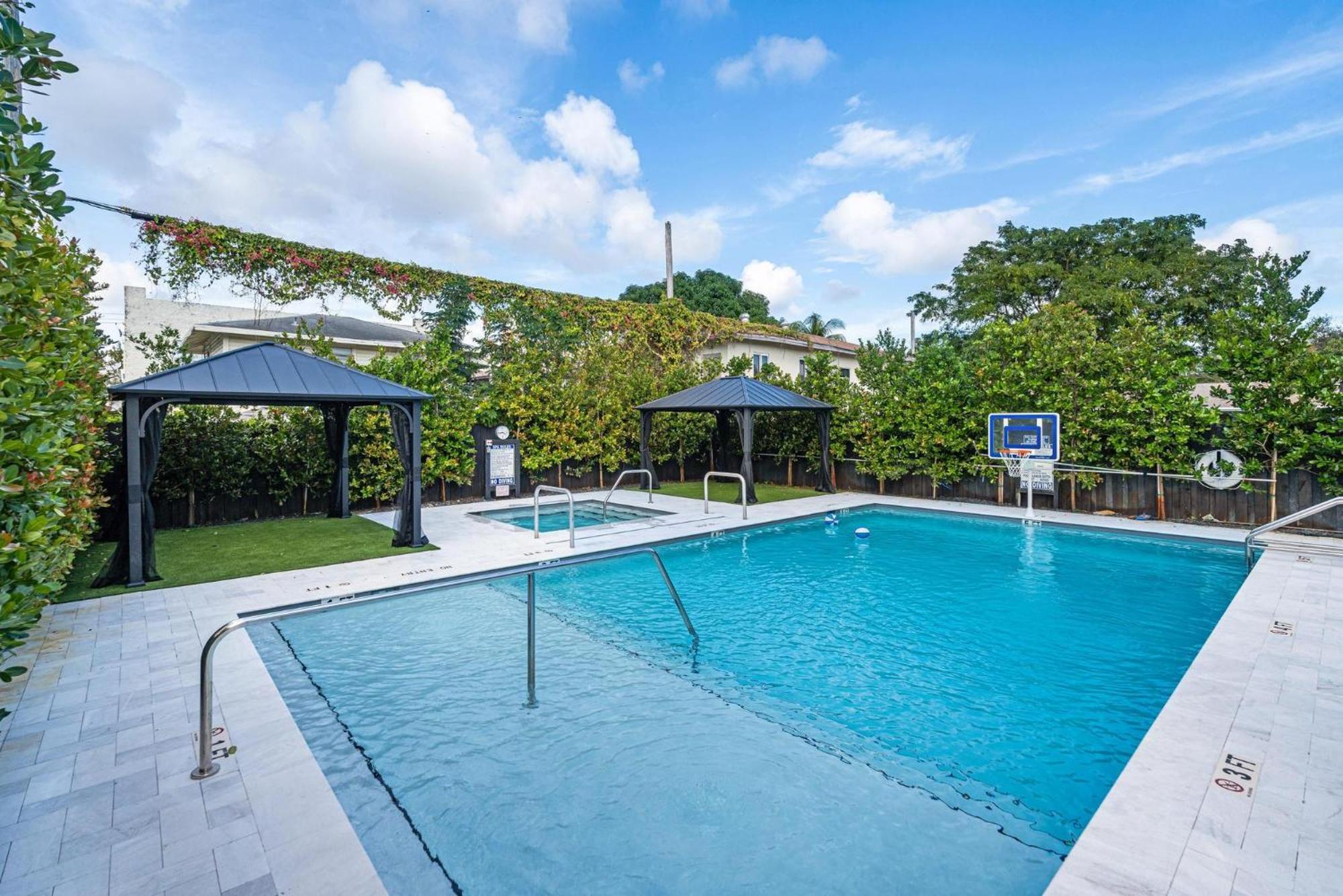 Lux Retreat By Renzzi Apartment Miami Exterior photo